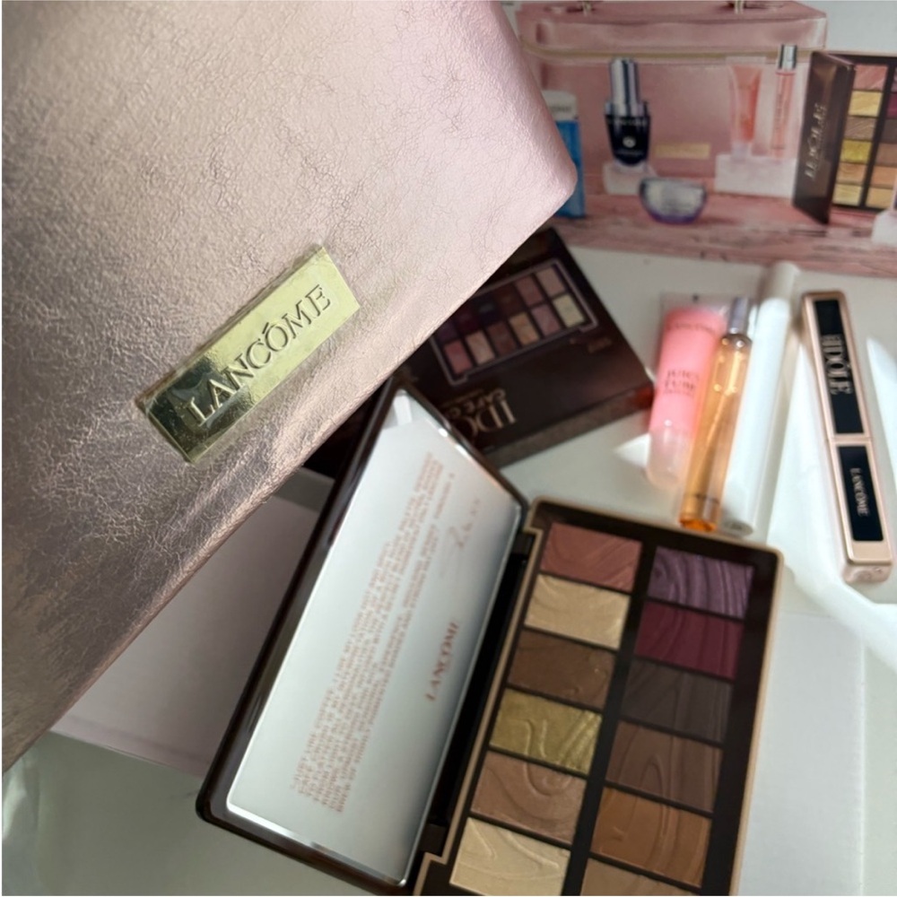Lancôme Makeup Set - Picture 14 of 14